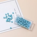 Detalle de cuentas redondas azul cielo mate de 4mm con caja de almacenamiento transparente - 3# Azul Esmerilado