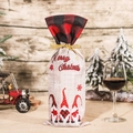 Kerst wijnfleshoes van geruit linnen met kabouterprint en Merry Christmas - Rood en zwart geruit