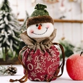 Weihnachts-Schneemann-Geschenkbeutel aus rotem Stoff mit grüner Strickmütze - Englischer Druck Schneemann-Stil