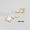 Dettaglio di ciondoli a chiave a quadrifoglio dorati con madreperla, 8*19mm - Stile Chiave Quadrifoglio (14# Prezzo Singolo)