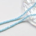Vista macro de cuentas de cristal tallado azul claro de 4mm para joyería DIY - Azul Mar (5#)