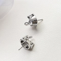 Macro detail of silver angel hat pendant tray with screw pin for baroque pearl DIY - Clown Hat Platinum