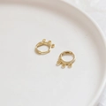 Gros plan de fermoirs de boucles d'oreilles dorés pour la création de bijoux DIY - 7# Créole à Trois Trous Or 14k