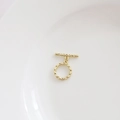 Strukturierter 14k Gold gefüllter OT-Knebelverschluss mit Hammerschlag-Finish für Schmuck - Rankenweben-Stil / 14k