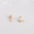 Elegant gold-plated stud earring with white pearl and sparkling zircon stones - 20#