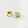 Perla a cubo dorata con lettera I in zircone scintillante per gioielli fai-da-te - Lettera I