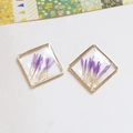Dettaglio della cornice quadrata in metallo dorato con resina e fiori secchi viola - Stile Fiori Secchi Viola (Senza Foro) (7#)