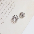 Silberne Blumen-Perlenkappen im strahlenden Design für DIY-Schmuckherstellung-Zubehör - Silber Blume (2#)