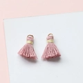 Mini Baumwoll Quasten Anhänger in Altrosa mit Roségold Ring für DIY Ohrringe - Lotusrosa