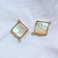 Connecteur carré plaqué or avec nacre d'abalone irisée pour bijoux artisanaux DIY - Losange Double Boucle Coque Blanche