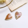 Artistic heart charms with white daisies and gold foil set in clear resin and enamel - Khaki Heart