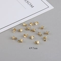 Detalle de copas de perlas chapadas en oro de 4x7mm para joyería de pendientes artesanales - Estilo de Gorro de Flor Grande