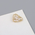 Detalle del colgante de corazón bañado en oro de 18K con perlas y alambre trenzado - Corazón Envuelto en Alambre con Perla