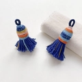 Detalle de borlas azul real hechas a mano con hilos de seda de colores y bordados finos - Estilo 12#