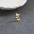 Macro shot of 3D golden deer pendant with antlers and hanging loop for DIY jewelry - Stereo Reindeer Deer Style (4#)