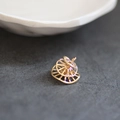 Pendentif doré en forme de roue avec design ajouré complexe et finition métallique - Style de Roue Creuse Fine (6#)