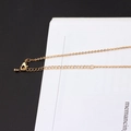 Detailansicht der vergoldeten Halskette mit Karabinerverschluss und Verlängerungskette - 1# KC Gold (Stil 1)