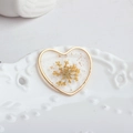 Detail of heart-shaped resin pendant with yellow dried flower and gold foil on ceramic tray - Heart Style with Yellow Dried Flowers and Gold Foil (8#)