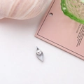 Detailed macro view of a pea pod shell pendant with an elegant white pearl inlay - Gray Single Artificial Pearl Leaf Style (2# Gray)