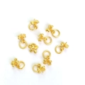 Lot de 9 connecteurs floraux dorés mats avec anneaux de saut pour la création de bijoux - Tiges à Oeil Capuchon Fleur