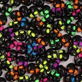 Perles tête de mort en acrylique noir avec détails néon pour création de bijoux - 50 Pièces / Noir avec détails colorés