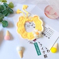 Bavoir en crochet jaune fait main avec fleur blanche et cordon coeur pour chats et chiens - S / Jaune clair