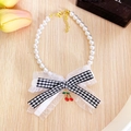Collar de perlas ajustable para mascotas con lazo de cuadros y colgante de cereza - Talla XS (0,5-1,5 kg) / Cuadros Negro Lazo Blanco