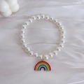 Perlenhalskette für Haustiere mit buntem Regenbogen-Emaille-Anhänger und weißen Perlen - Frischer Regenbogen