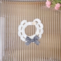 Collare bianco all'uncinetto per animali con fiocco a quadretti e bottone - XS / Fiocco Nero