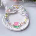 Collier pour chat perles blanches fleurs acryliques et pendentif tulipe rose - Taille XS (0,5-1,5 kg) / Collier Petite Fleur