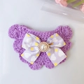 Accessorio a fiocco viola all'uncinetto per animali con grande perla centrale - Taglia Unica / Viola