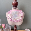 Bavoir mignon pour animaux avec dentelle rose, bords plissés et nœuds en satin - Taille Unique / Été Doux Nœud Beige