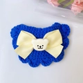 Collare per animali all'uncinetto blu con fiocco giallo e orsetto decorativo fatto a mano - Taglia Unica / Blu Scuro