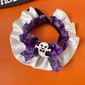 Halloween pompoen spook huisdier halsband met paars geblokt lint en witte satijnen ruches - S / Schedel Stijl / Paars