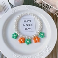 Collar artesanal para mascotas con perlas blancas y colgantes de flores en color arcoíris - XS / Naranja Verde