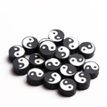 Perles plates rondes Yin Yang en argile polymère noir et blanc pour bijoux DIY - Yin et Yang