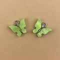 Paar grüne Acryl-Schmetterlingsanhänger mit Silberrand für DIY-Schmuckherstellung - Smaragdgrün mit Silberbasis