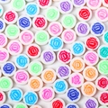 Perles en pâte polymère de 10mm avec motifs de roses pour création de bijoux DIY - Blanc avec imprimé rose