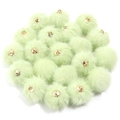 Pompones de piel sintética verde menta 16mm con ganchos dorados para bisutería DIY - 16mm / Verde claro