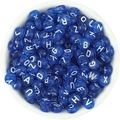 Perles alphabet rondes plates en acrylique bleu translucide avec lettres blanches pour bijoux - 7x4x1.8mm (100 Pièces/Paquet) / Bleu saphir