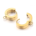 Vista detallada de los aros de acero inoxidable dorado con pequeño anillo de suspensión - 13mm / Dorado