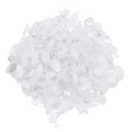 Nahaufnahme von reinem weißem Naturkristallschotter und transparentem Quarzgestein - 100g Packung / Synthetisches Weißes Glas