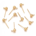 Gedetailleerd beeld van vergulde messing baloorsteker met lus voor DIY-sieraden maken - Ronde Bal Met Ophangspeld - Goud / 4mm
