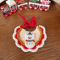 Detalle de babero navideño de punto para mascotas con muñeco de nieve de fieltro - Talla única / Babero Rojo Muñeco de Nieve