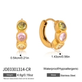 Detailansicht der eleganten Edelstahl-Creolen mit drei lebhaft farbigen Edelsteinen - Bunter Edelstein Creolen (JDE0301314-CR) / Gold