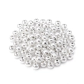 Macro-opname van zilveren ronde CCB-tussenkralen met gaten voor DIY-sieraden maken - Zilver / Diameter ca. 3mm (500 Stuks/Verpakking)