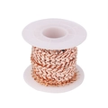 Detalle de la cadena de flechas chevron de 6mm bañada en oro rosa en un carrete - 6mm / Rosa oro