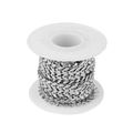 Detalle de cadena de espiga plateada para bisutería DIY enrollada en un carrete - 6mm / Blanco K/Plata