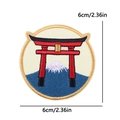 Écusson brodé de 6cm avec porte Torii rouge et Mont Fuji, finition bordure dorée - Style Porte Torii Mont Fuji (PE16364CT)