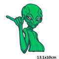 Groene alien geborduurde patch met Shaka-gebaar, 13,1x10cm opstrijkbare strijkapplicatie - Shaka Alien (PE4748CT)